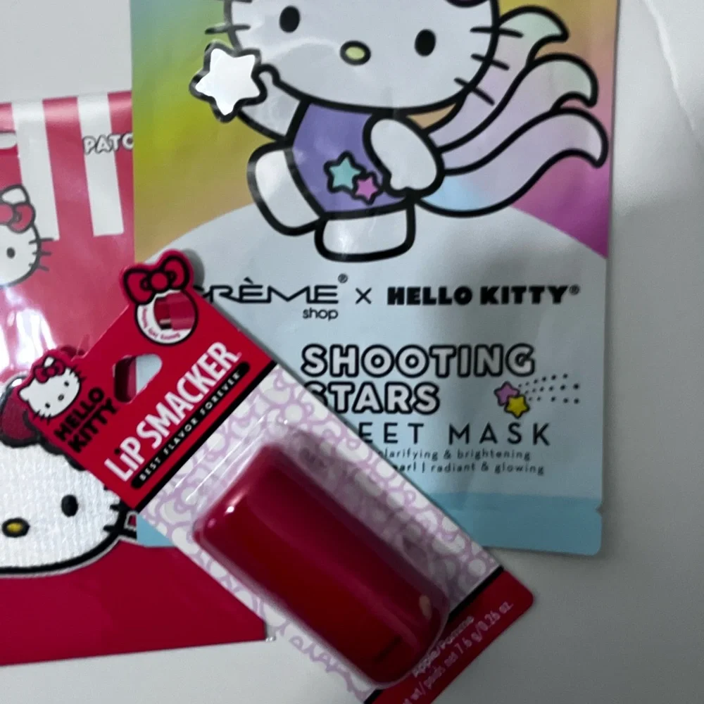 Hello Kitty Lip Smacker/Mask/Patch - Picture 2 of 9